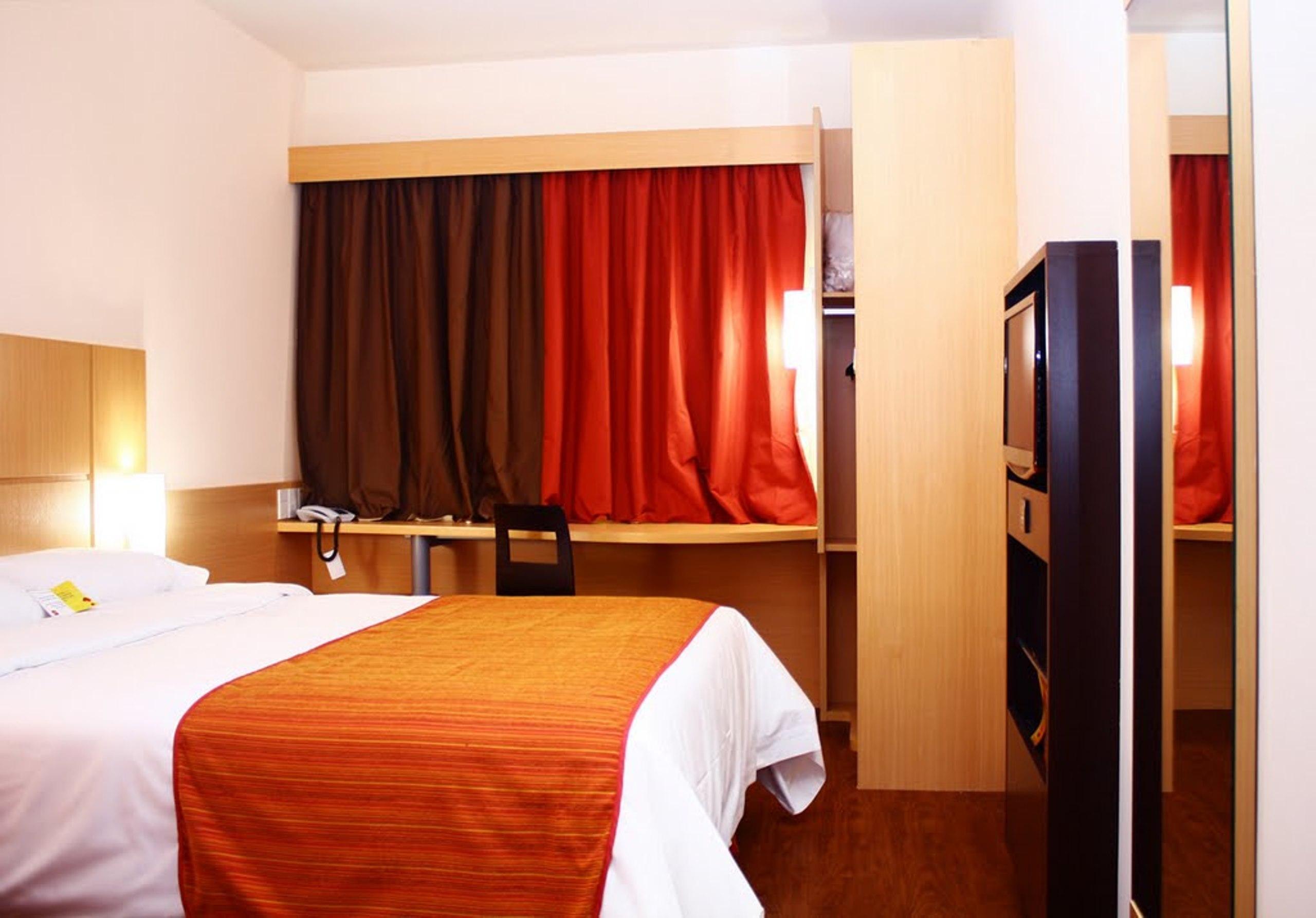 Ibis Asuncion Hotel Exterior photo